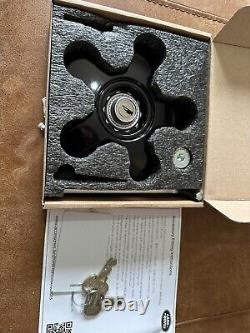 Genuine Land Rover Defender L663 Spare Wheel Lock Kit VPLEW0164 Gloss Black